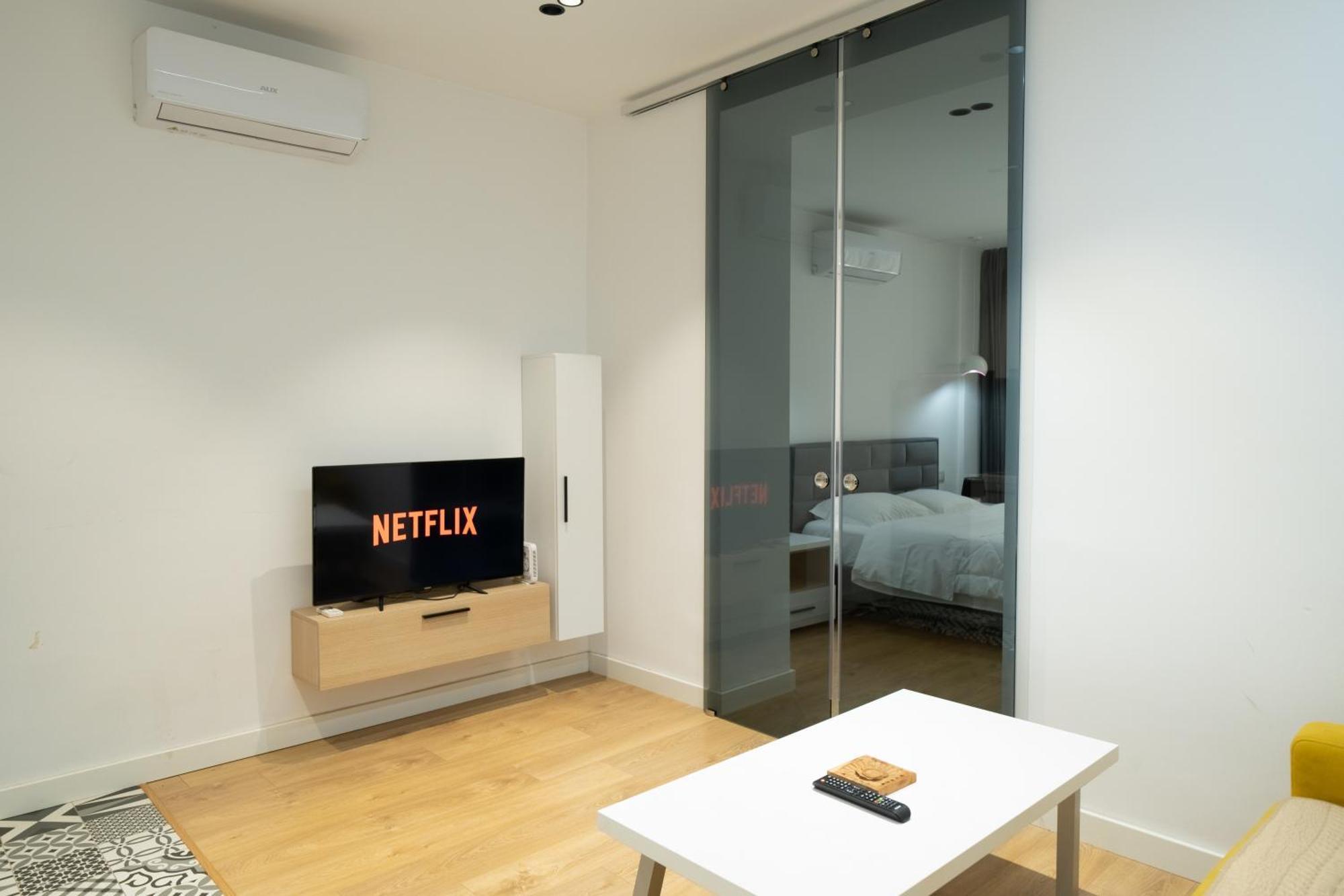 Cosy Urban Central Apartment 티라나 외부 사진